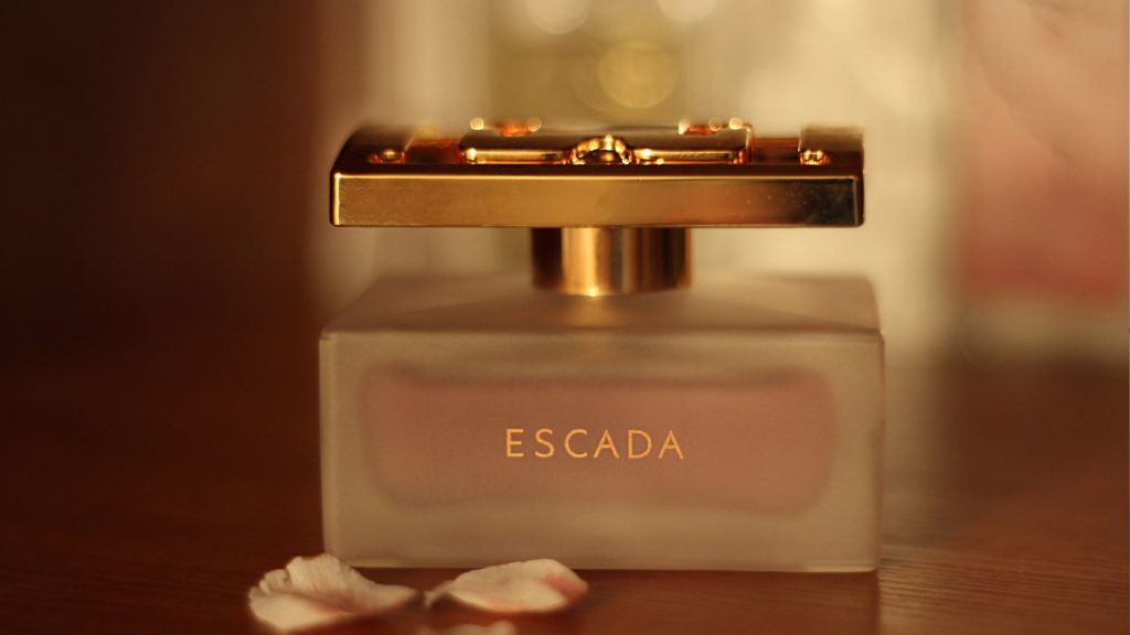 Différence Entre Parfum de Luxe et Parfum de Niche