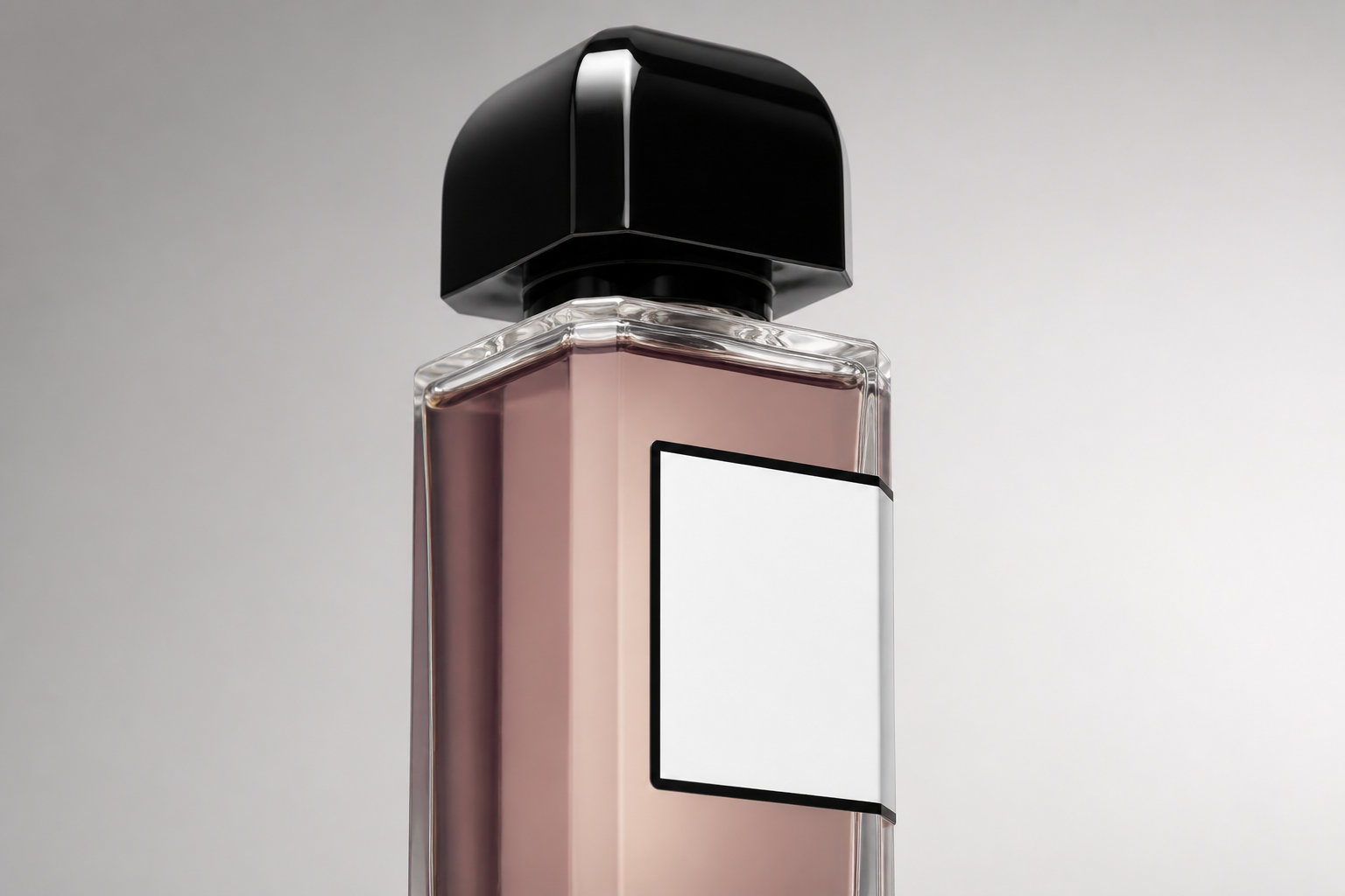 BDK Parfums Gris Charnel : l'élégance urbaine en flacon